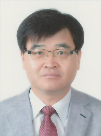 이용운 교수 사진